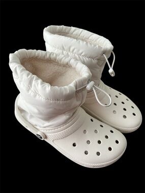 CROCS White Lined Neo Puff Clog Boots 206630 - women’s 10 / men’s 8